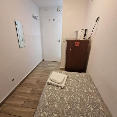Underground Rooms Warsaw Ngoại thất bức ảnh